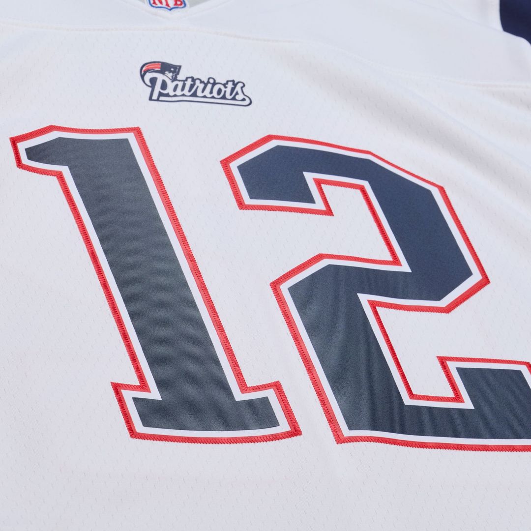 New England Patriots Tom Brady Mitchell & Ness White 2000 Legacy Replica Jersey - product image 4