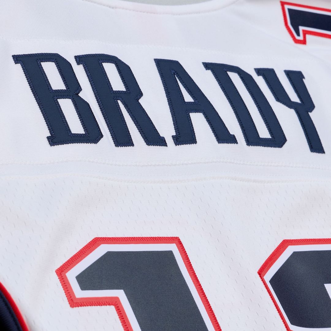 New England Patriots Tom Brady Mitchell & Ness White 2000 Legacy Replica Jersey - product image 7